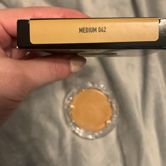 KVD Good Apple foundation balm - Picture 2 of 4